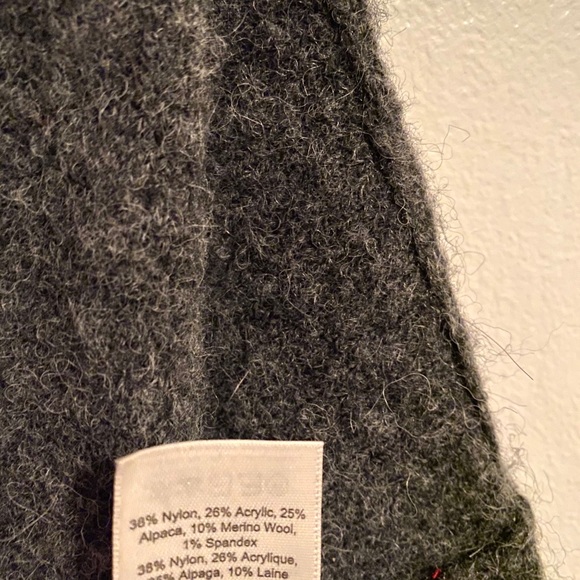 COPY - Wilfred Aritzia Grey Over-Sized Wool Sweater - Picture 3 of 3